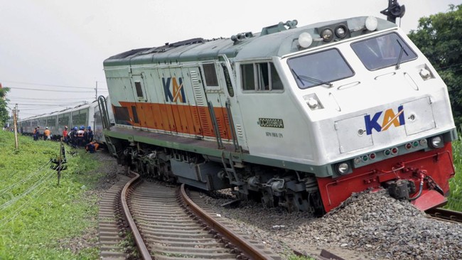 kereta-api-anjlok-di-sidoarjo-3_169